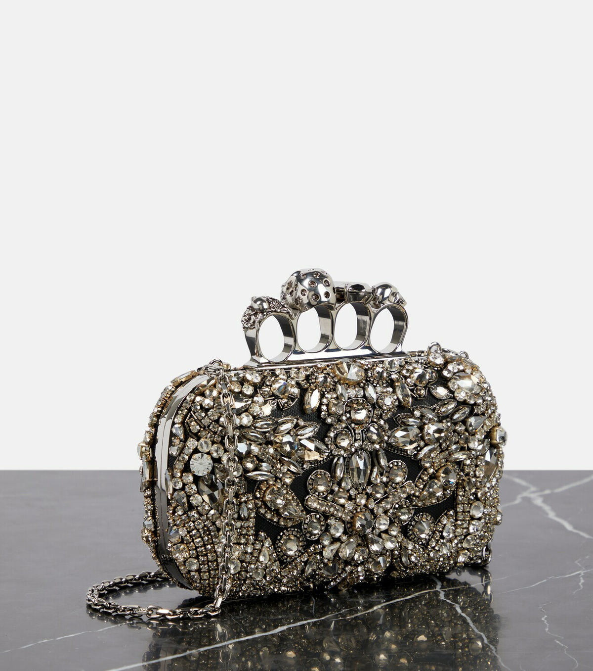【オシャレに】Alexander McQueen ミニクラッチバッグ クリーム Alexander McQueen Knuckle Small embellished leather clutch