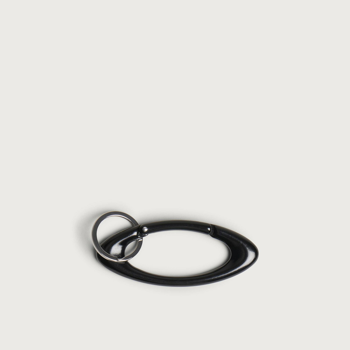 Oakley Men's Essential Icon Carabiner in Blackout
