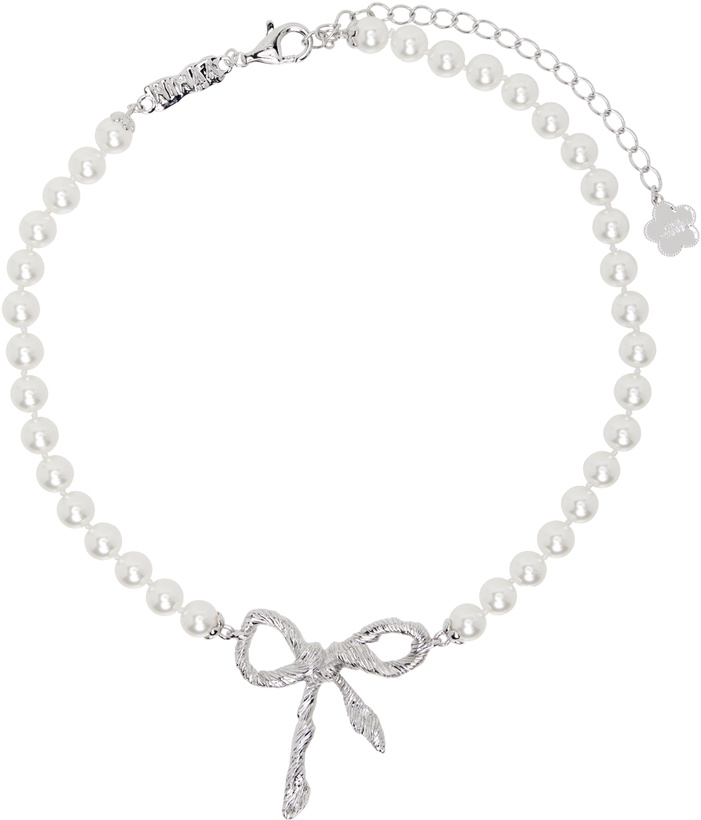 Photo: SHUSHU/TONG YVMIN Edition Twisted Rope Bow Pearl Necklace