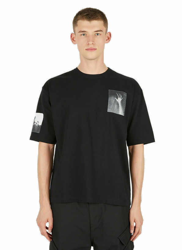 Photo: Graphic Print T-Shirt in Black