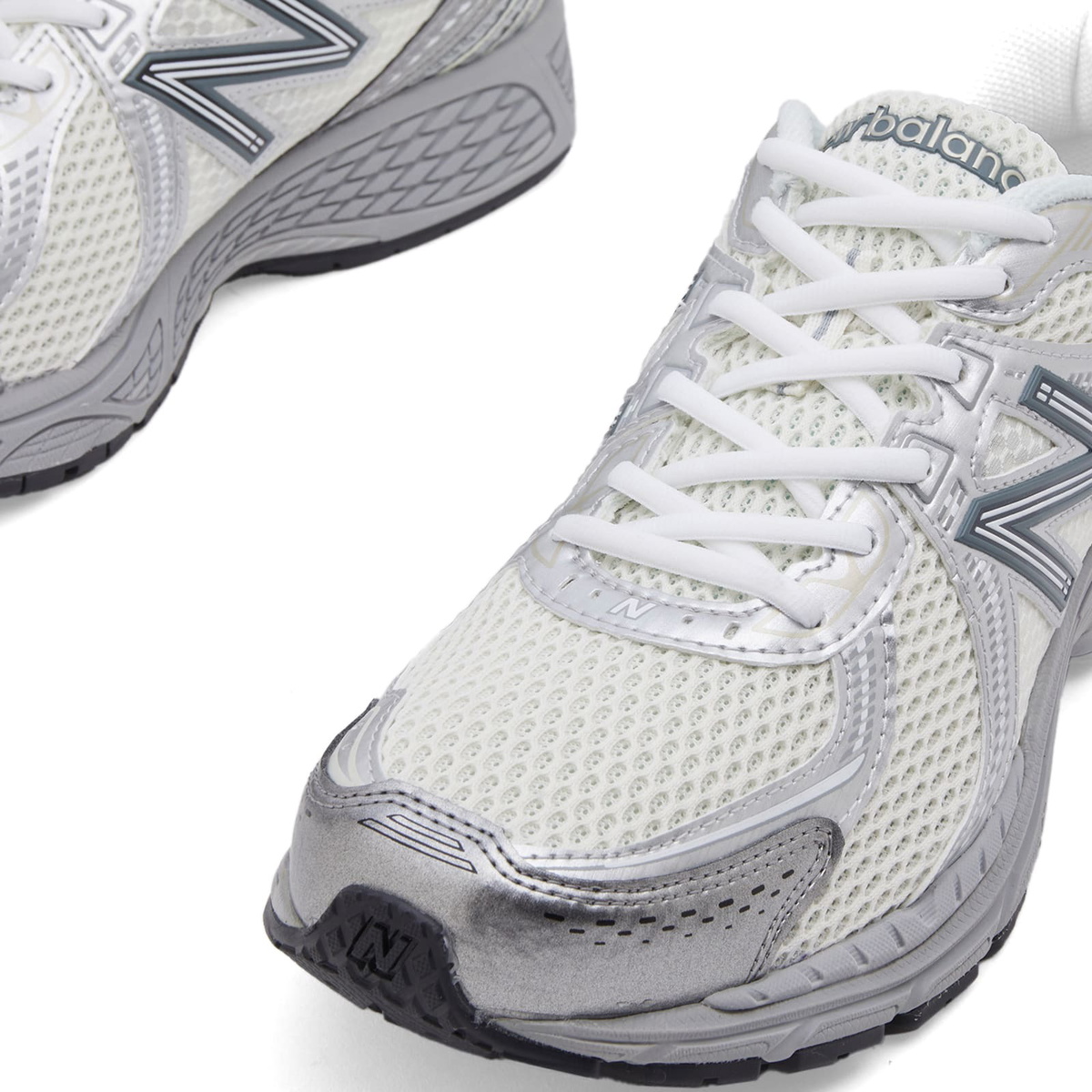 New Balance 860v2 in Silver New Balance
