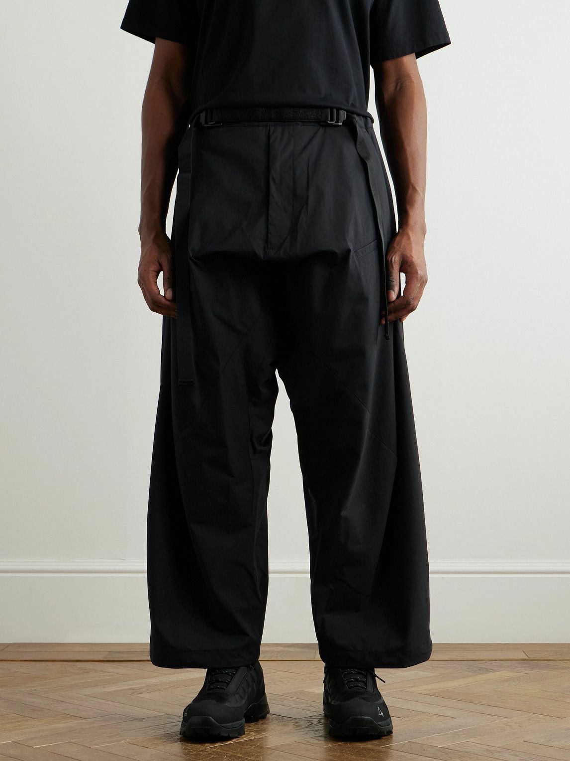 ACRONYM - P30BL Wide-Leg Belted Layered Encapsulated Nylon Cargo Trousers - Black
