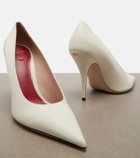 Valentino Garavani Cuttie leather pumps