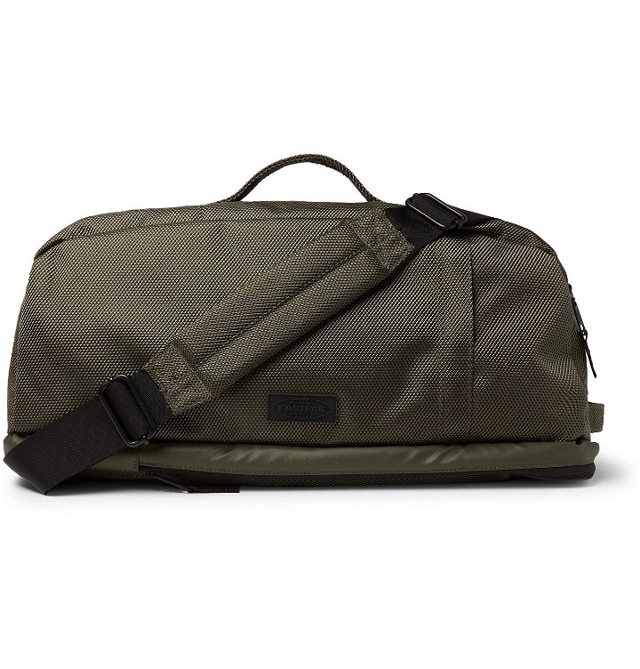 Photo: Eastpak - Stand CNNCT Canvas Holdall - Green