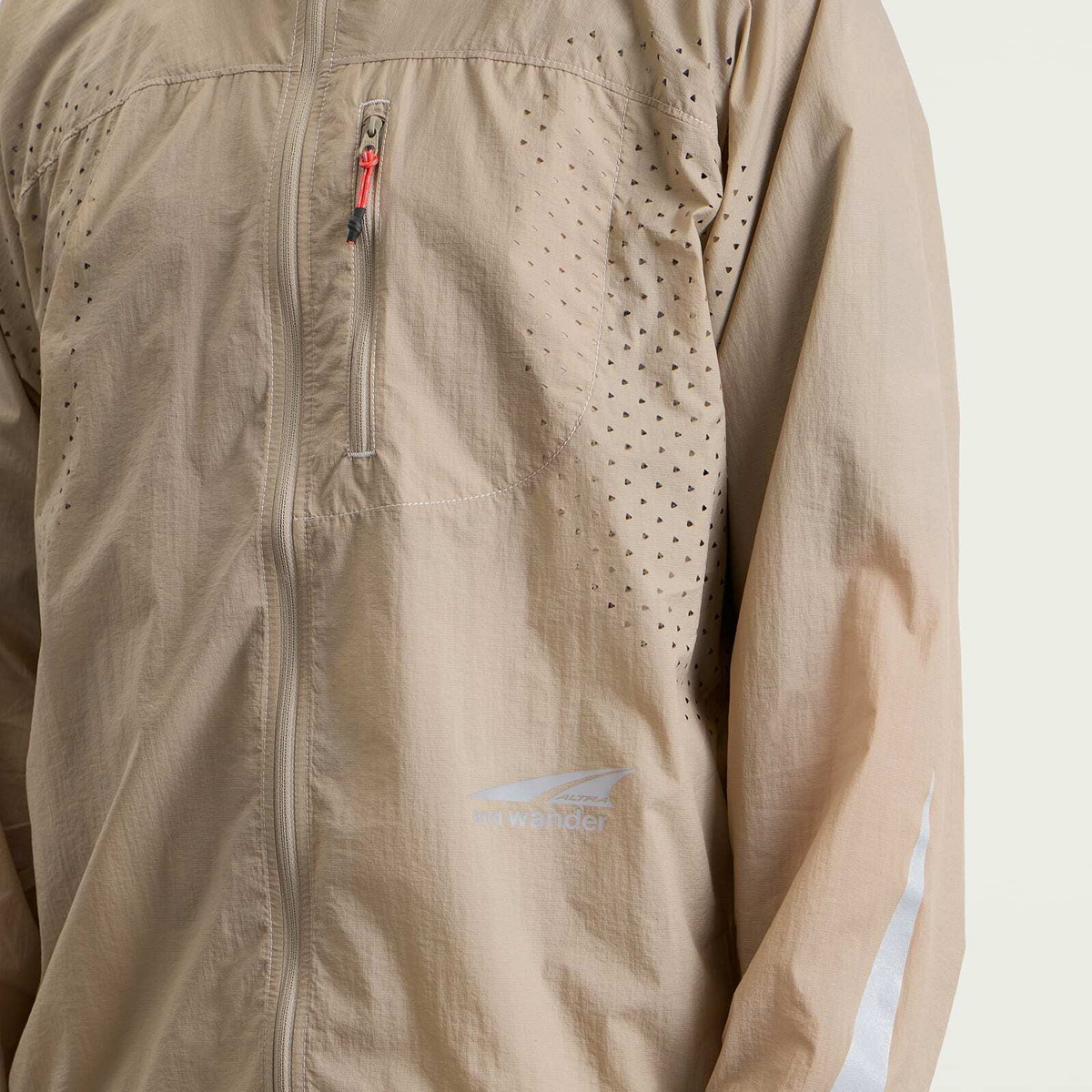 and wander Men's x Altra Ventilation Wind Jacket in Beige