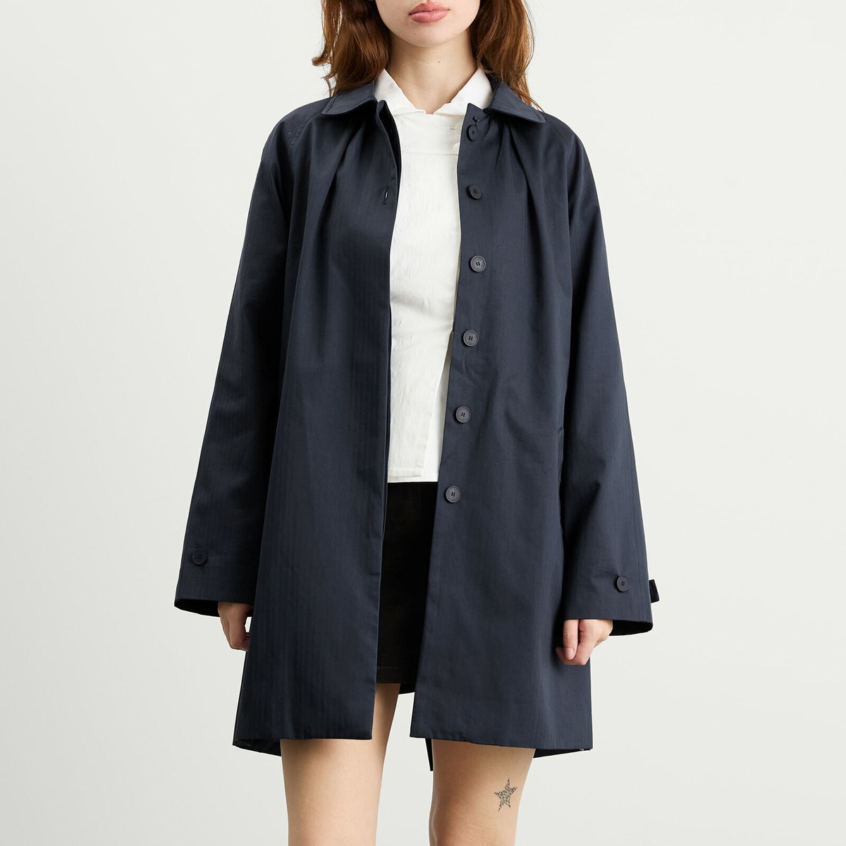 Peachy Den Women's Cheri Mac Jacket in Navy