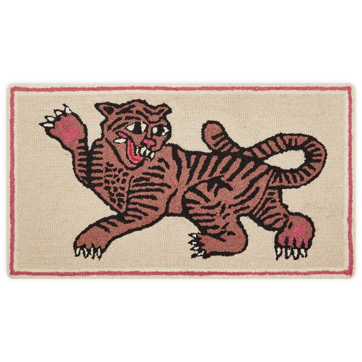 Photo: Bongusta Tiger Frame Rug in Pink 