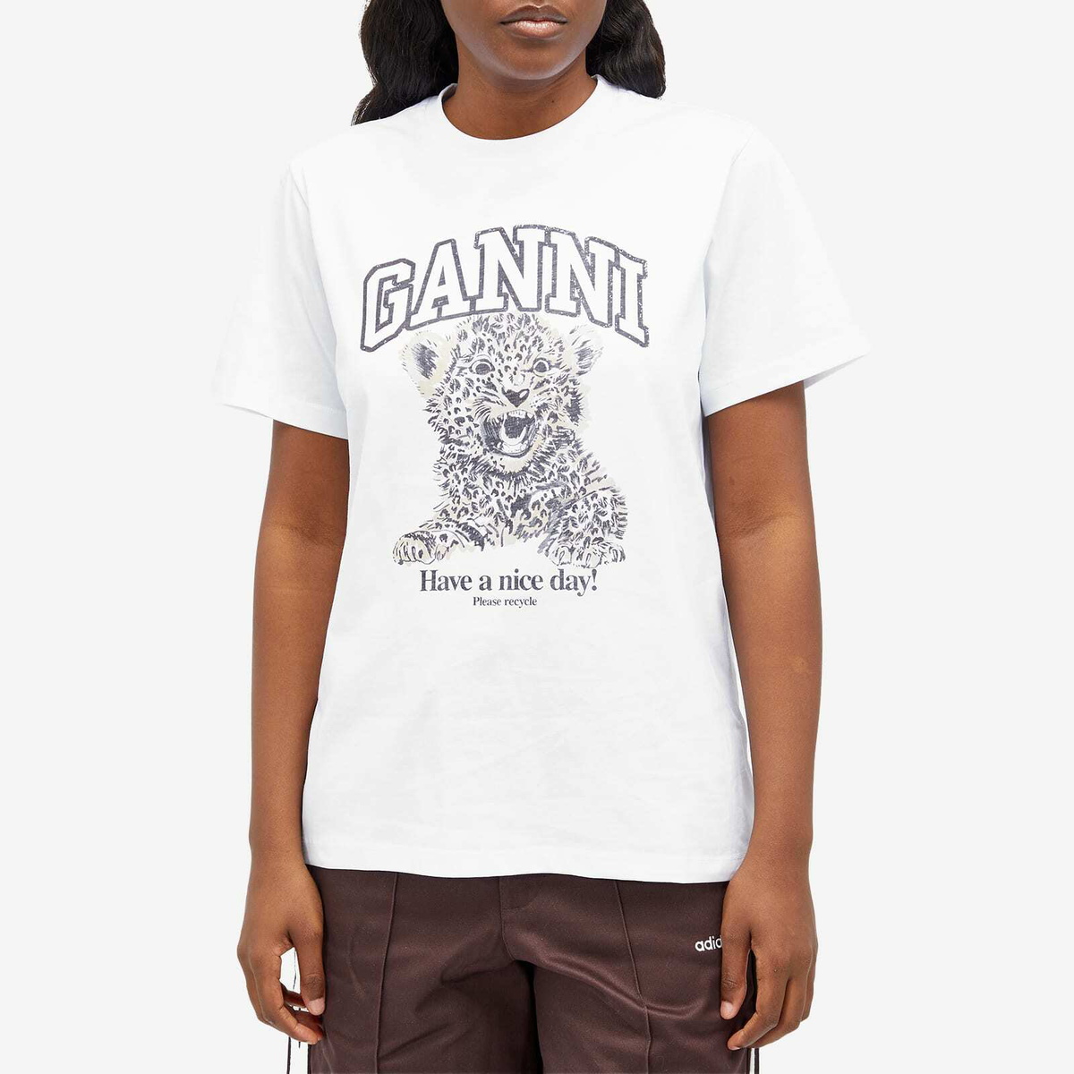 【関税&送料込】Ganni Leopard T-Shirt Ganni Leopard Logo Crewneck T-Shirt | Saks Fifth Avenue