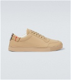 Burberry - Leather low-top sneakers