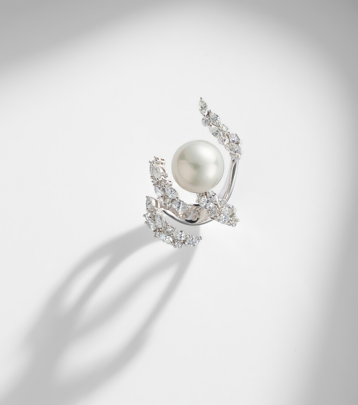 Yeprem Pearlescent 18kt white gold ring with freshwater pearl and diamonds