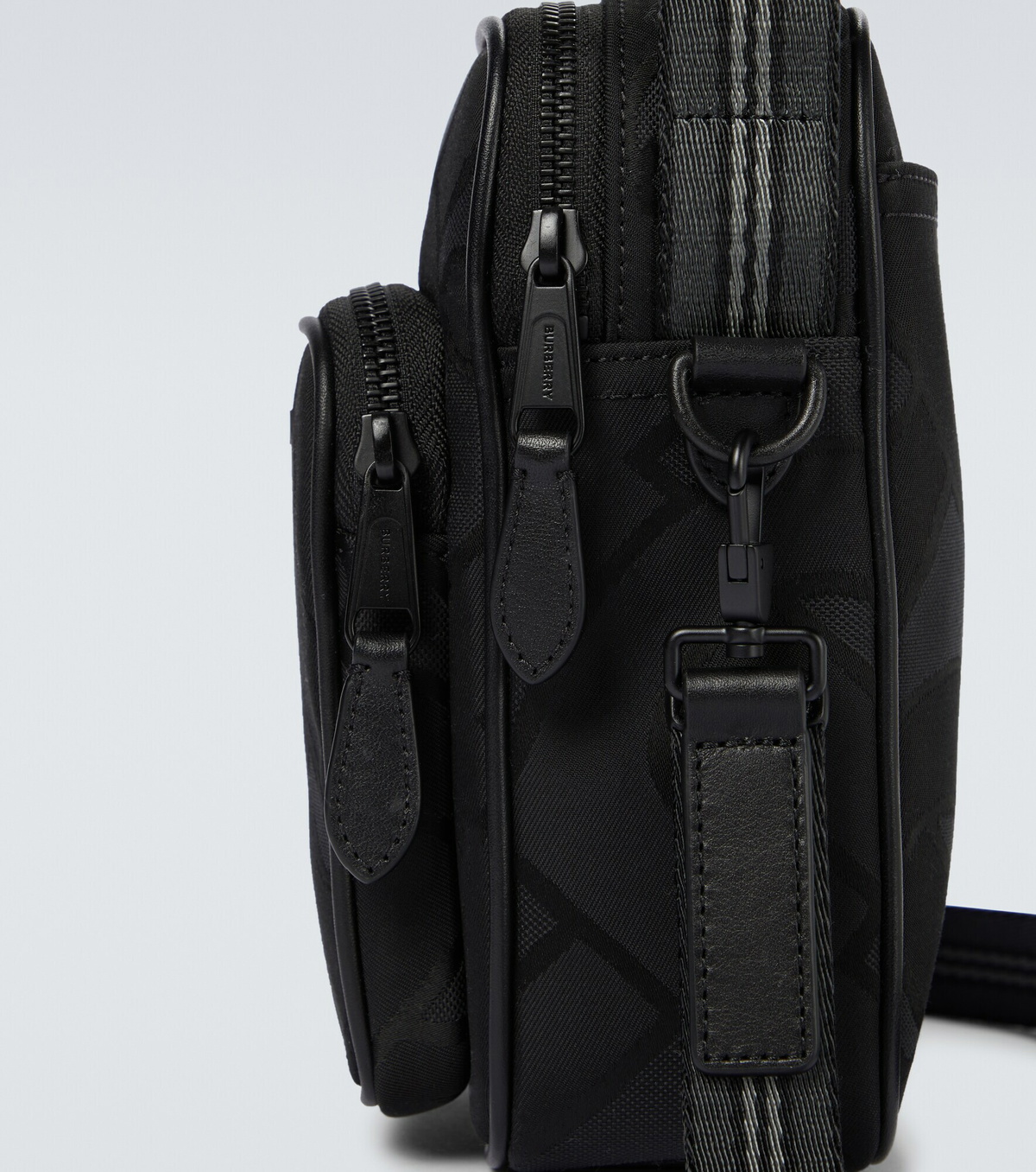 ★BURBERRY★ WYATT ショルダーバッグ BURBERRY Wyatt Dark Birch Brown Crossbody Bag 80491181