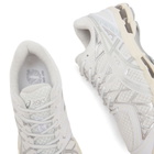 Asics Gel-Kayano 20 in White/Pure Silver