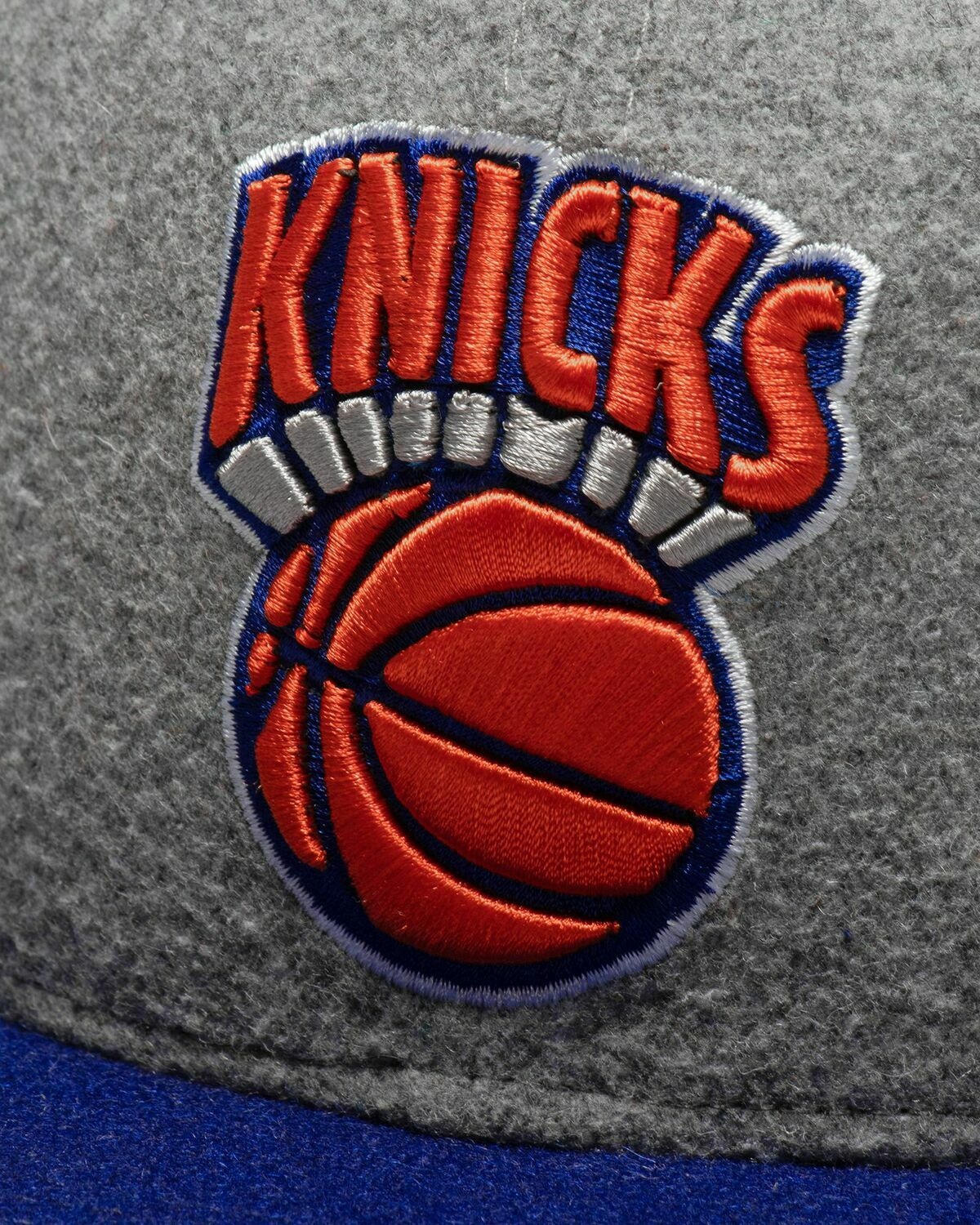 Mitchell & Ness New York Knicks   Melton Patch Snapback Grey - Mens - Caps