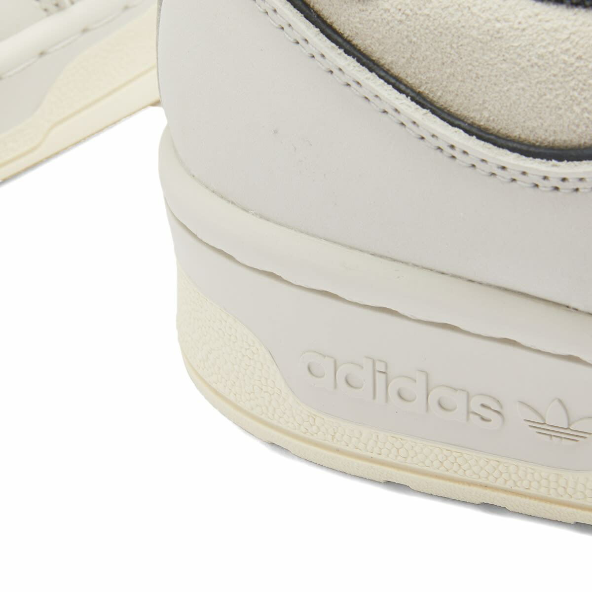 Adidas Rivalry 86 Low 2.5 Sneakers in Talc/Carbon/Cream