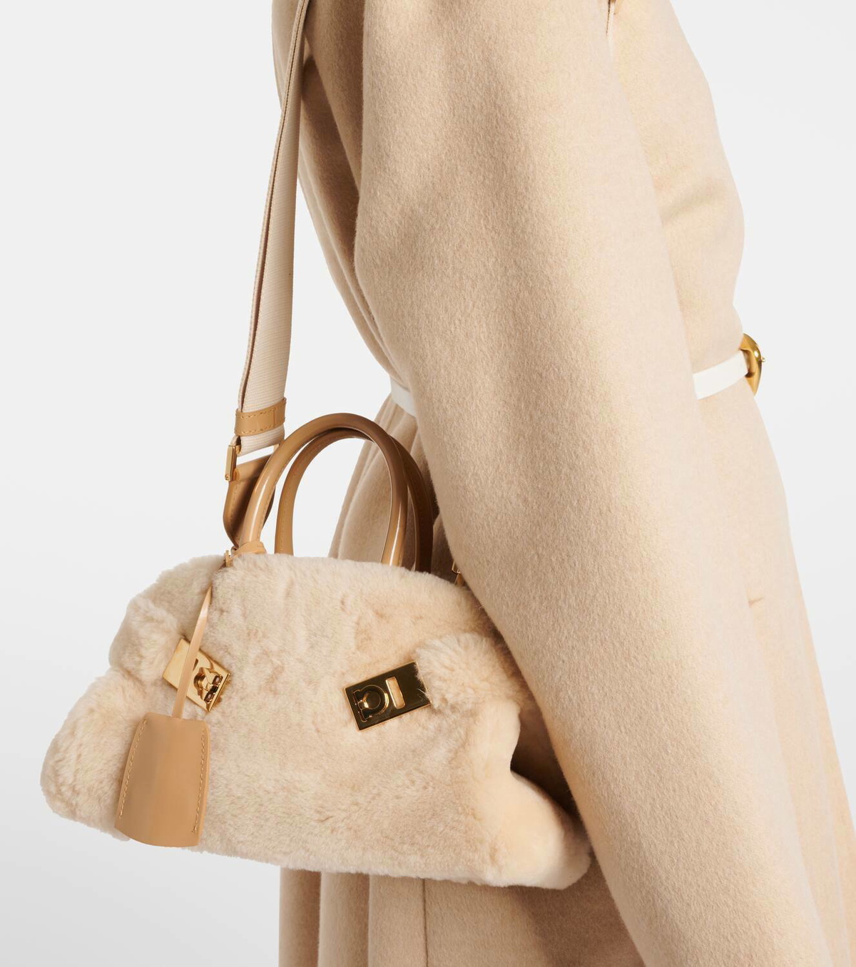 Ferragamo正規品/関税送料込み HUG Mini Tote Bag Hug Mini leather tote bag in black - Ferragamo | Mytheresa