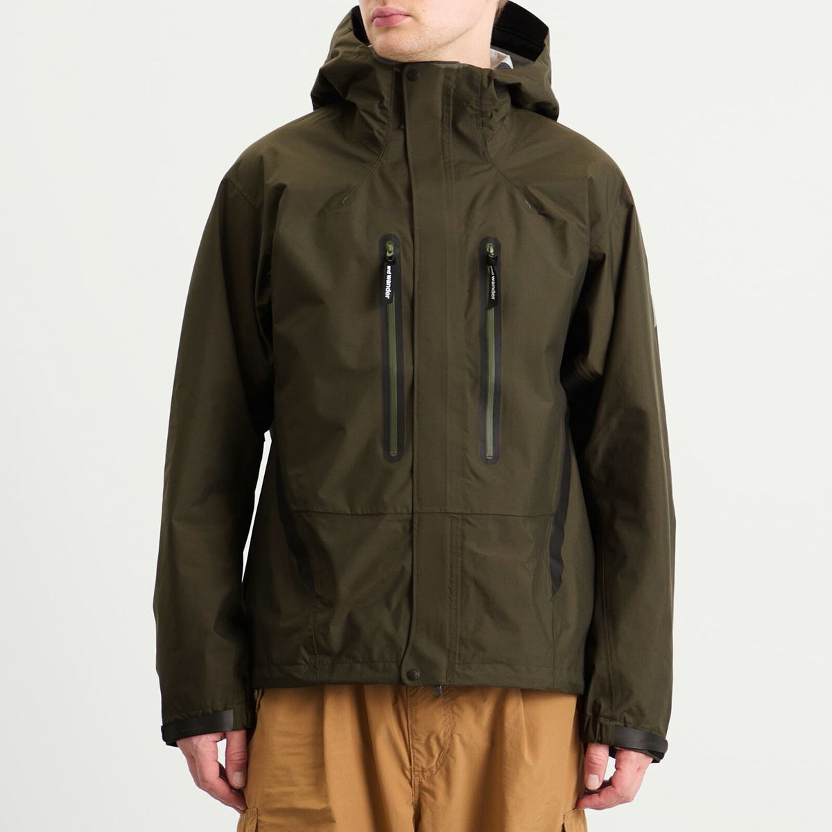 and wander Men's 2.5L Hiker Rain Jacket in Dark Khaki