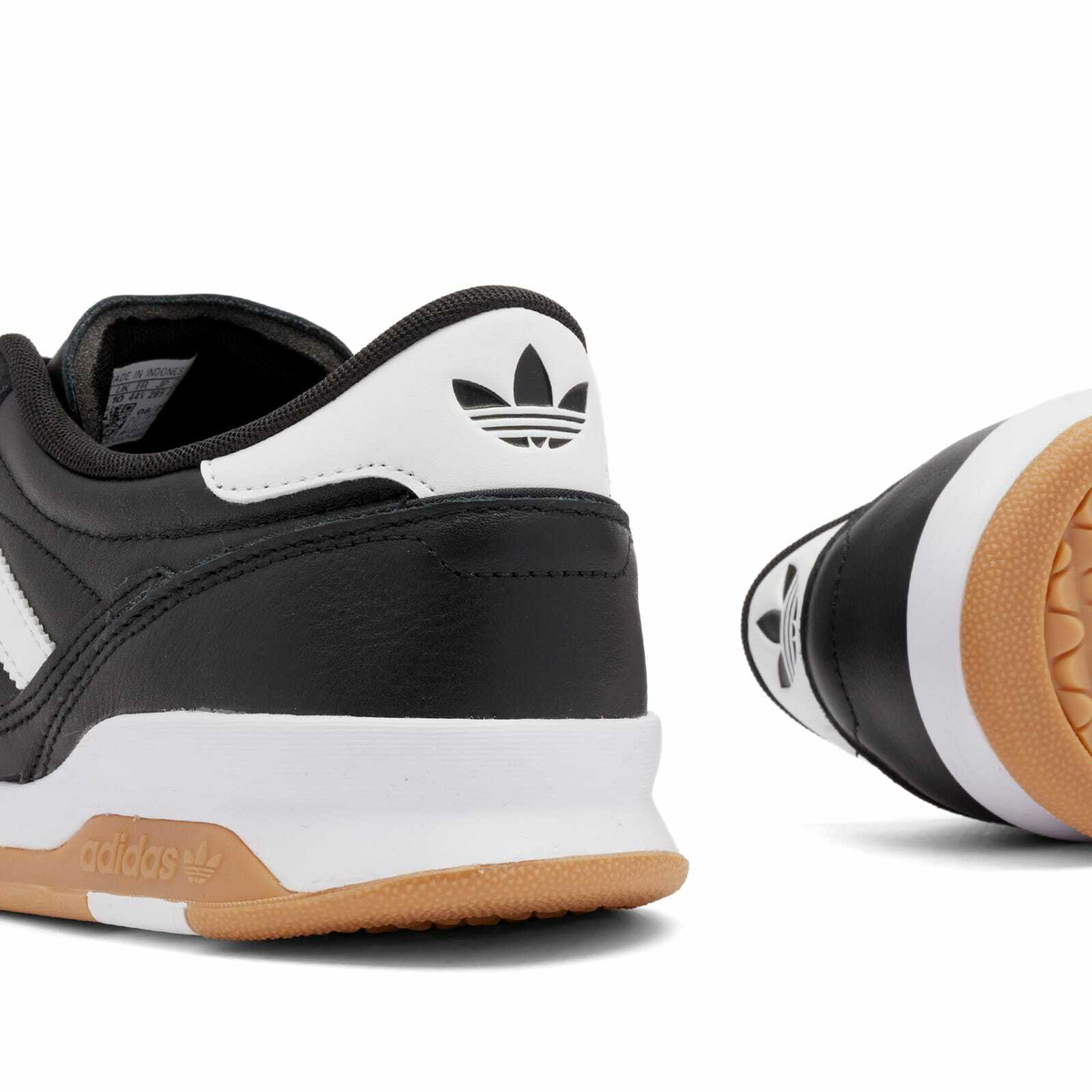 Adidas Mundial Fc Sneaker in Core Black/Ftwr White/Gum adidas