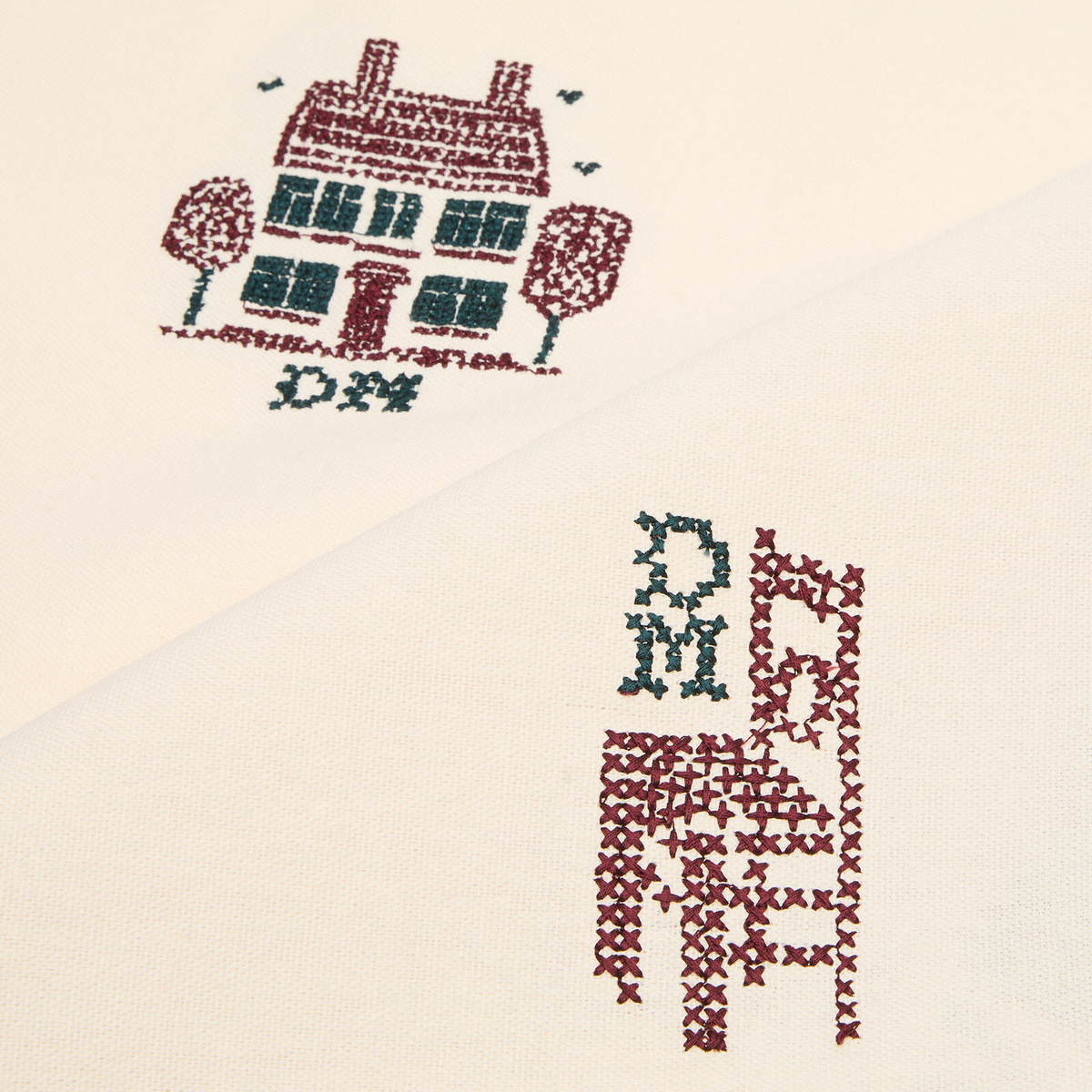 Damson Madder Women's Placemat Set in Off White 