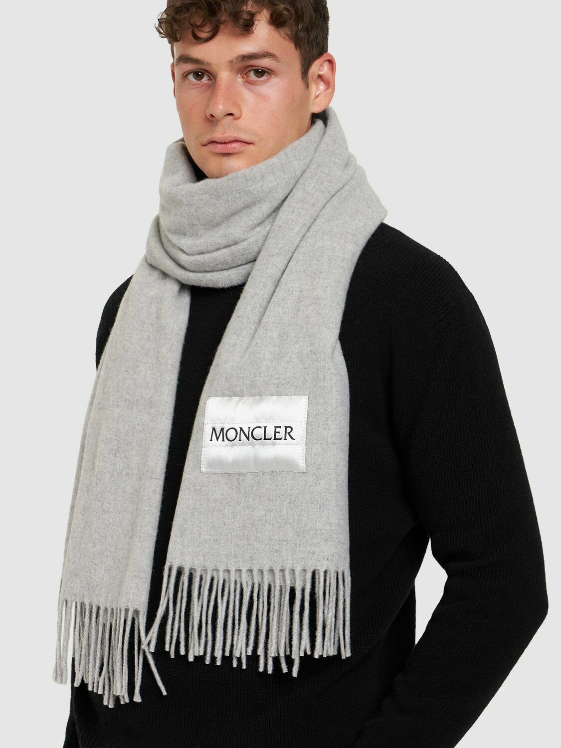 Moncler shawl best sale