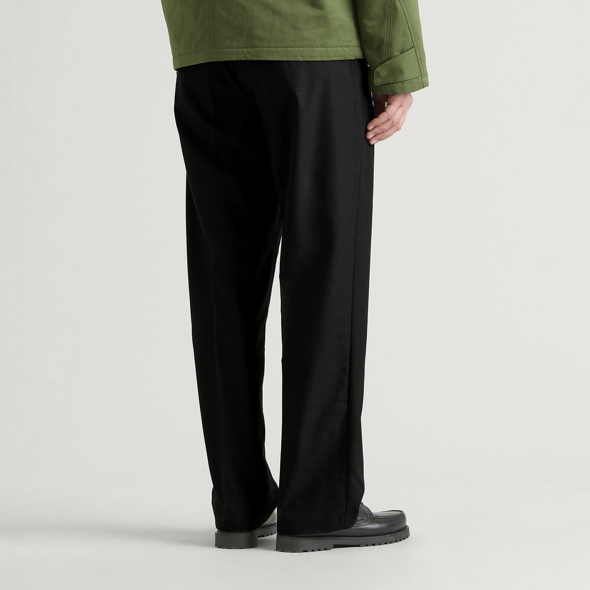 Les Deux Men's Brushed Twill Tailored Trousers in Black