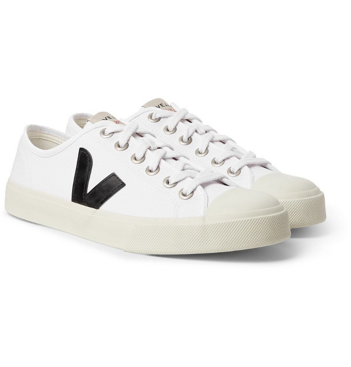 Photo: Veja - Wata Rubber-Trimmed Organic Cotton-Canvas Sneakers - Men - White