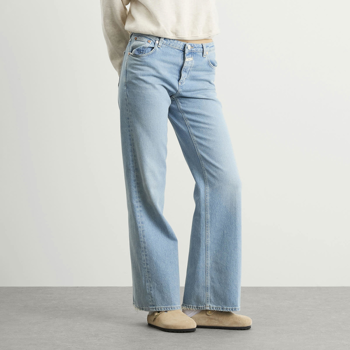 Closed Women's Gillian Baggy Jeans in Light Blue