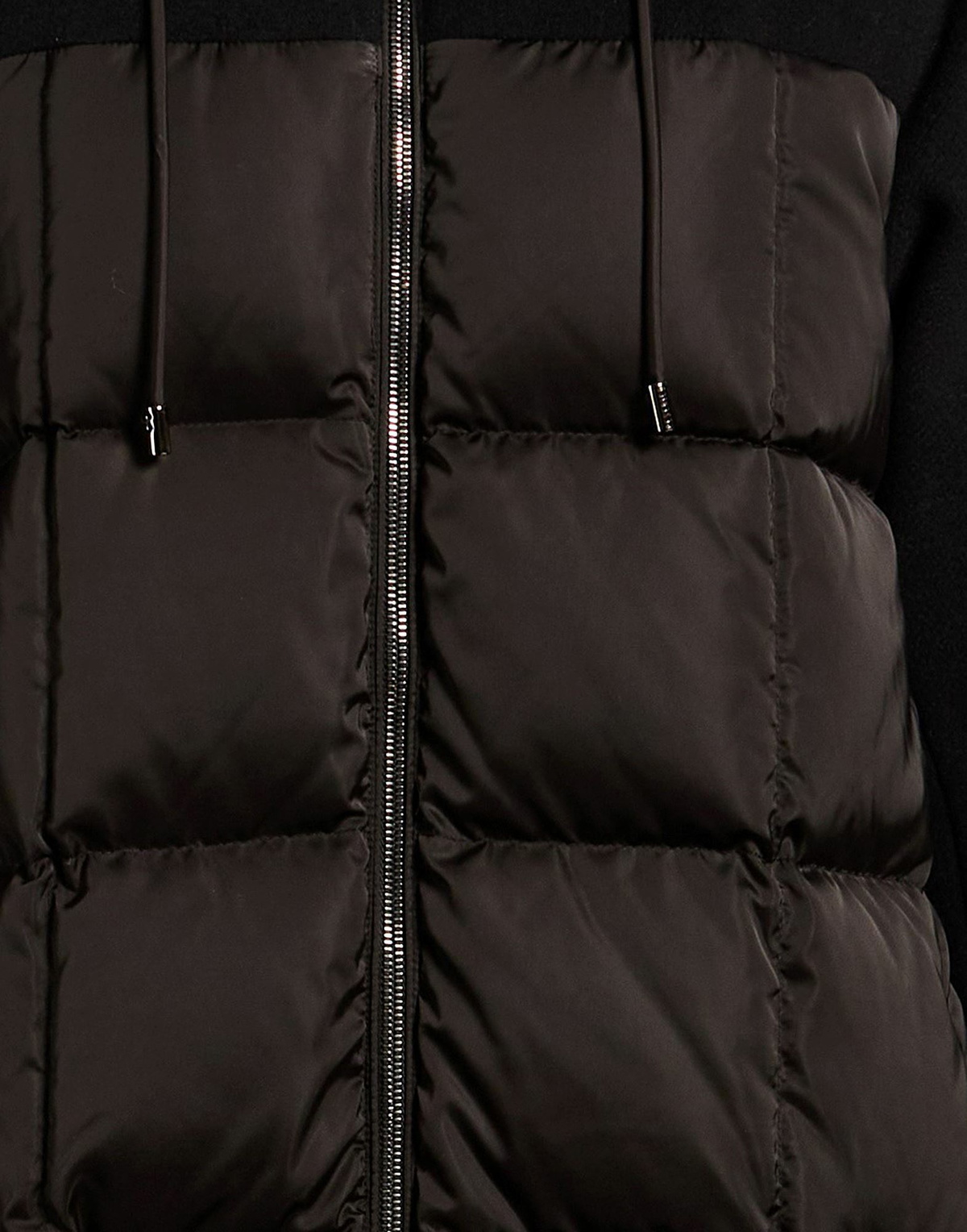 Peserico Womens Puffer in Black