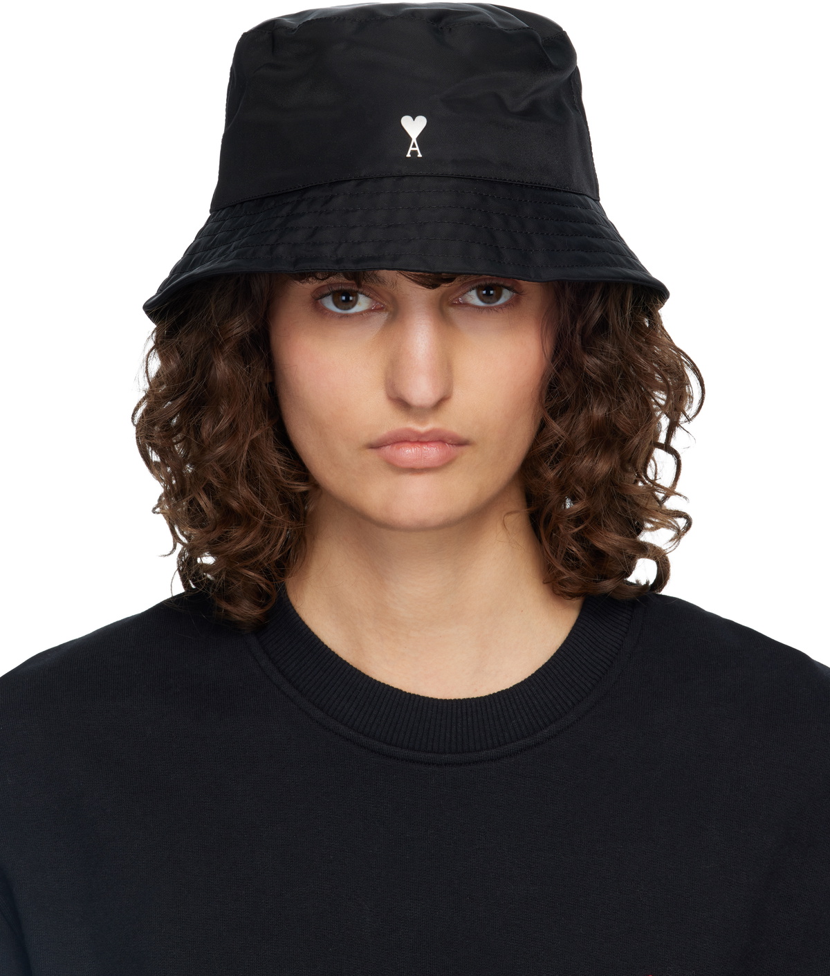 ami AMI DE COEUR スタッズ バケットハット AMI Paris Black Ami De Coeur Bucket Hat AMI