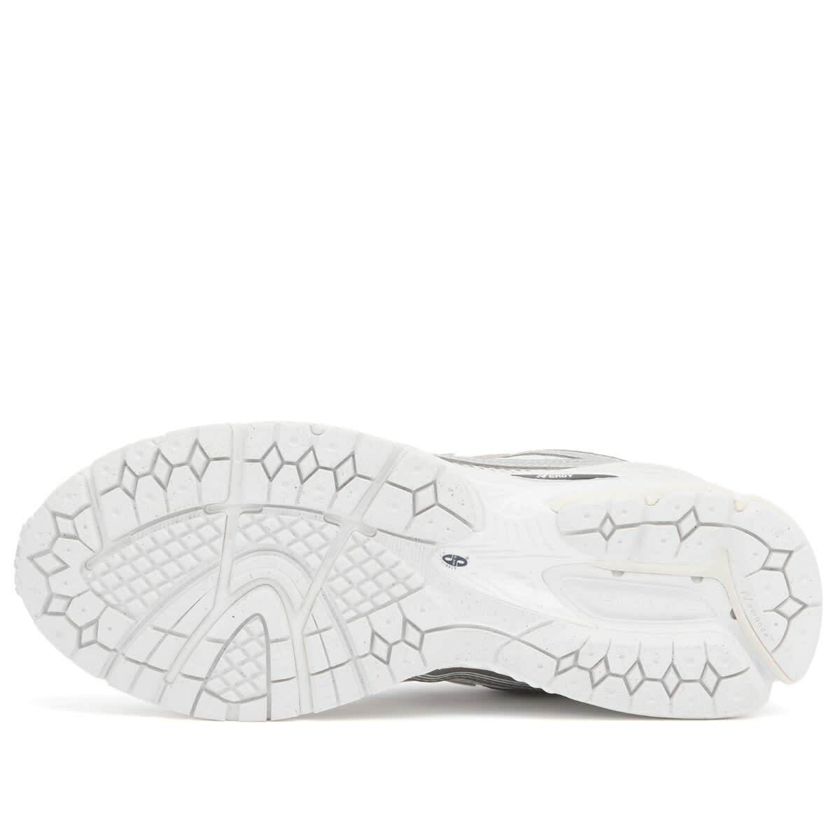 New Balance 1906R Sneaker in White
