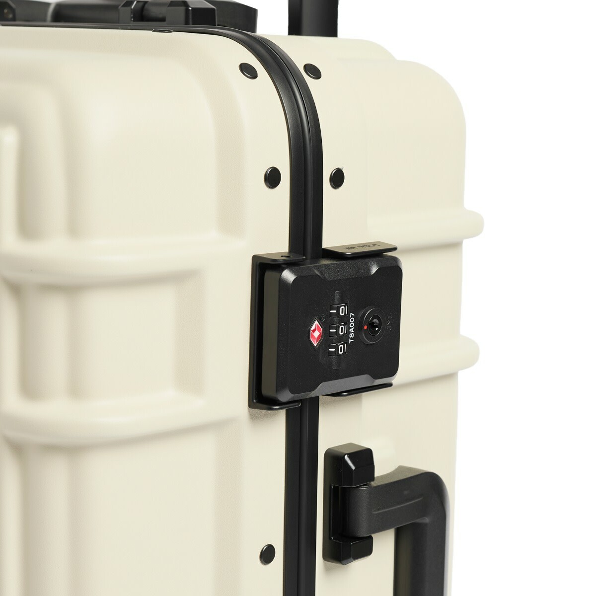 Eastpak Resist'r Luggage Case - Small in Sand 