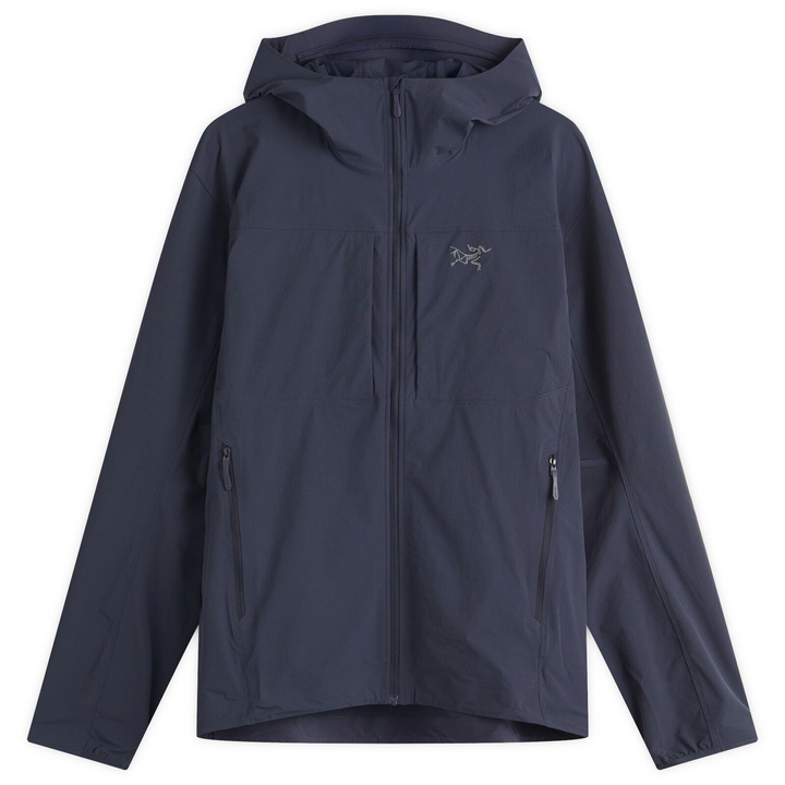 Photo: Arc'teryx Men's Gamma Lightweight Softshell Hoodie in Black Sapphire