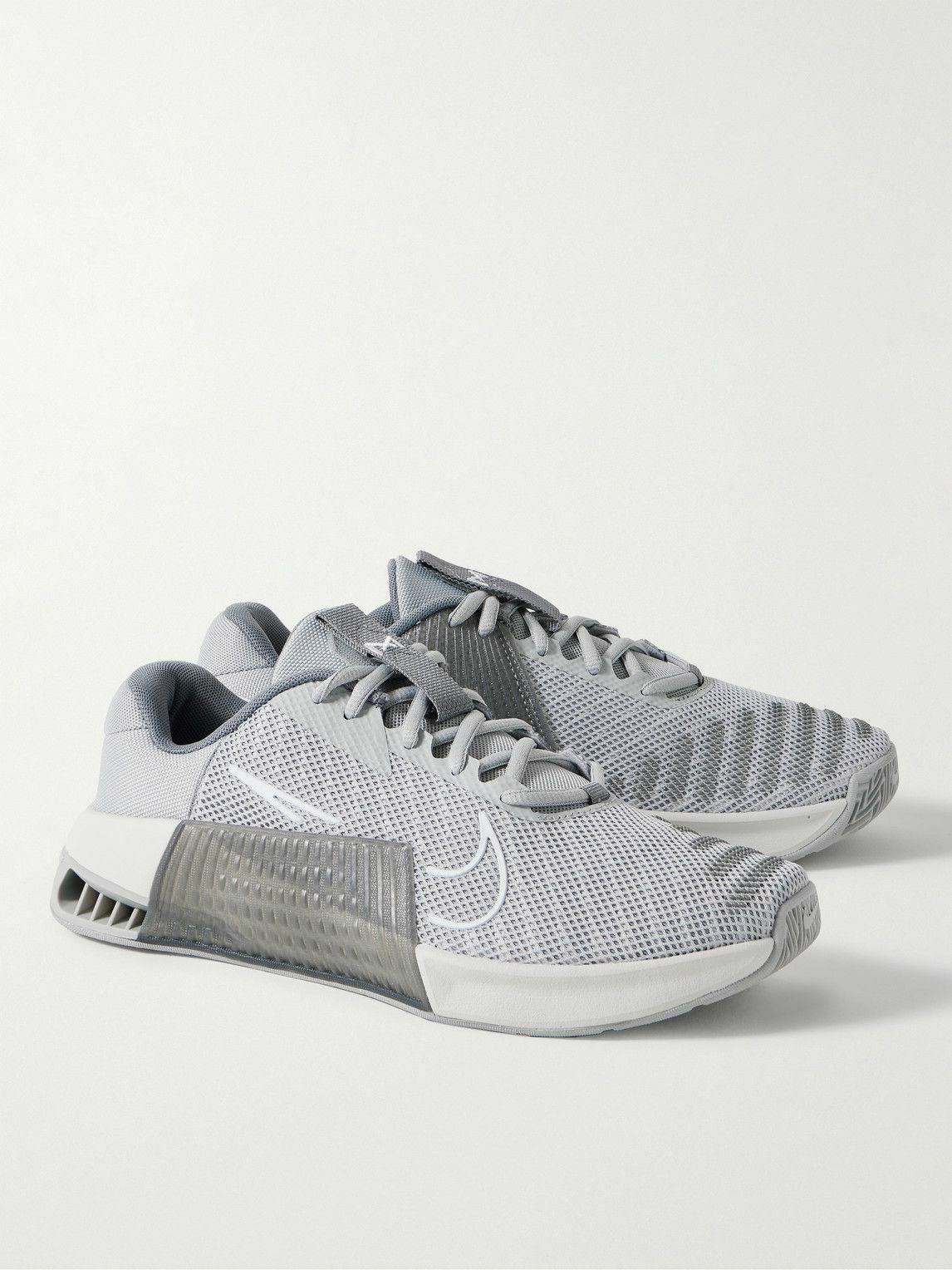 Nike Metcon 9 sneakers in black & gray