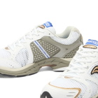 Saucony Progrid Triumph 4 Sneaker in White/Laurel