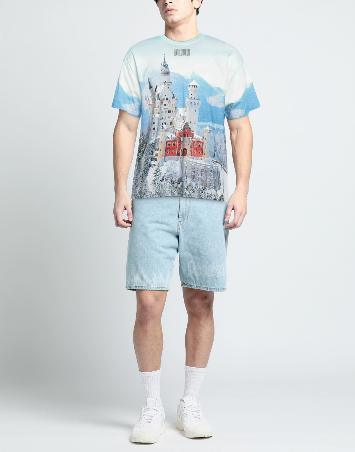 Vtmnts Mens T-shirt Sky in Blue