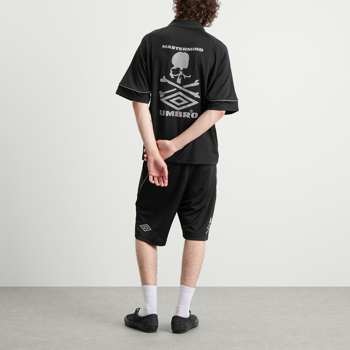 MASTERMIND WORLD Men's x Umbro Short Sleeve Game Shirt in Black