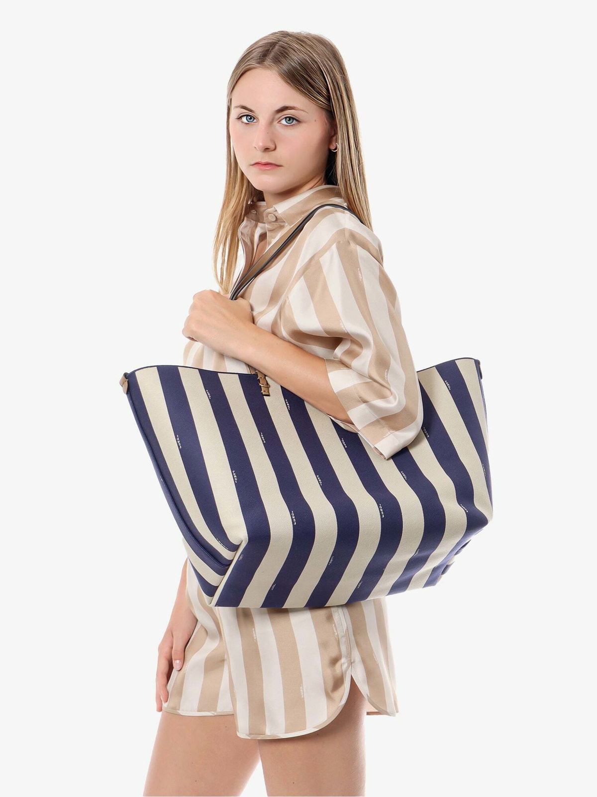 Fendi Roll Large Blue Womens Shoulder Bag Fendi