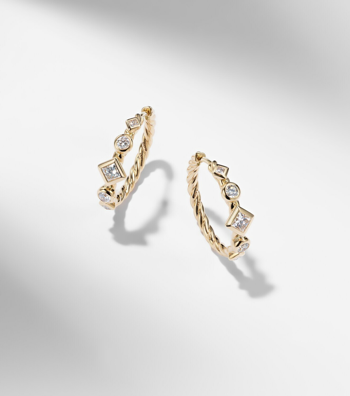 David Yurman Petite Modern Renaissance® 18kt gold (750/1000) earrings with diamonds