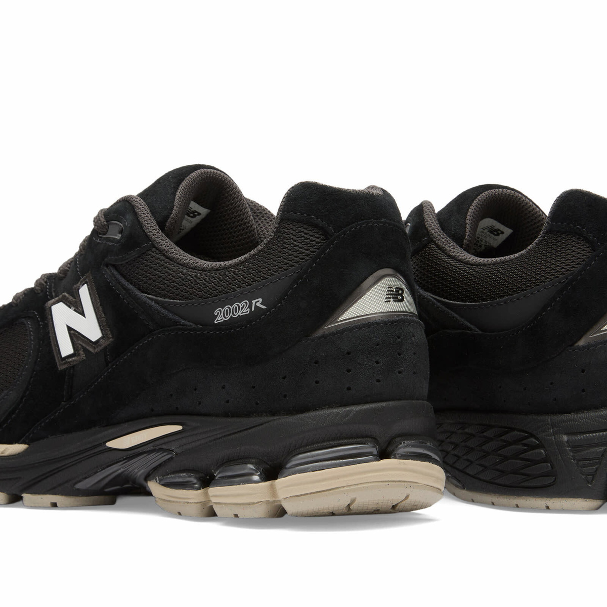 New Balance 2002R Sneaker in Black
