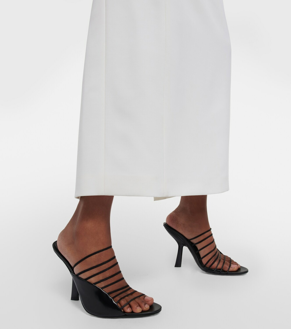 靴 Satin&Leather Sandal Salvatore Ferragamo Salvatore Ferragamo Ferragamo Giotto Leather Sandal | ShopSimon