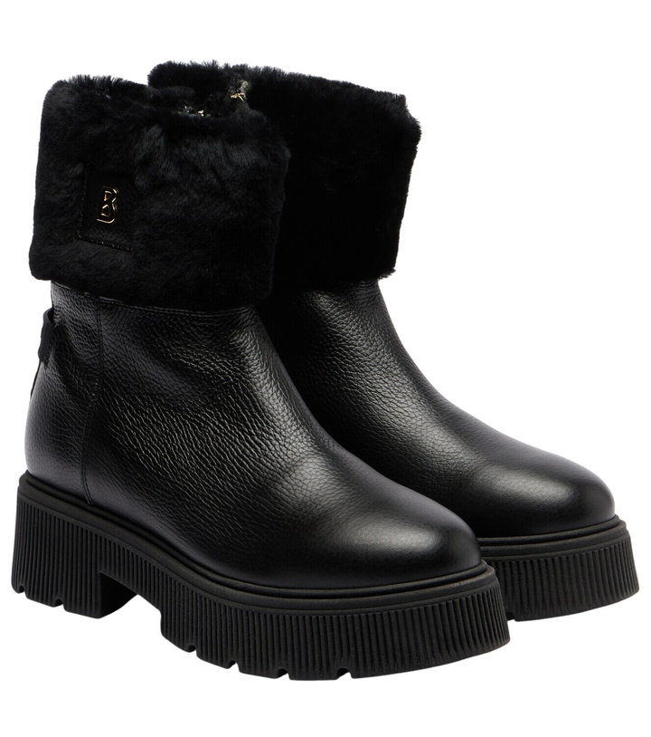 Photo: Bogner Turin shearling-lined leather ankle boots