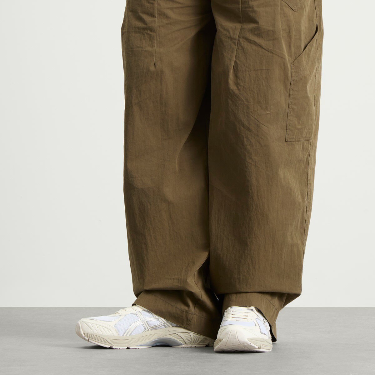 Asics GT-2160 Sneaker in White/Cream