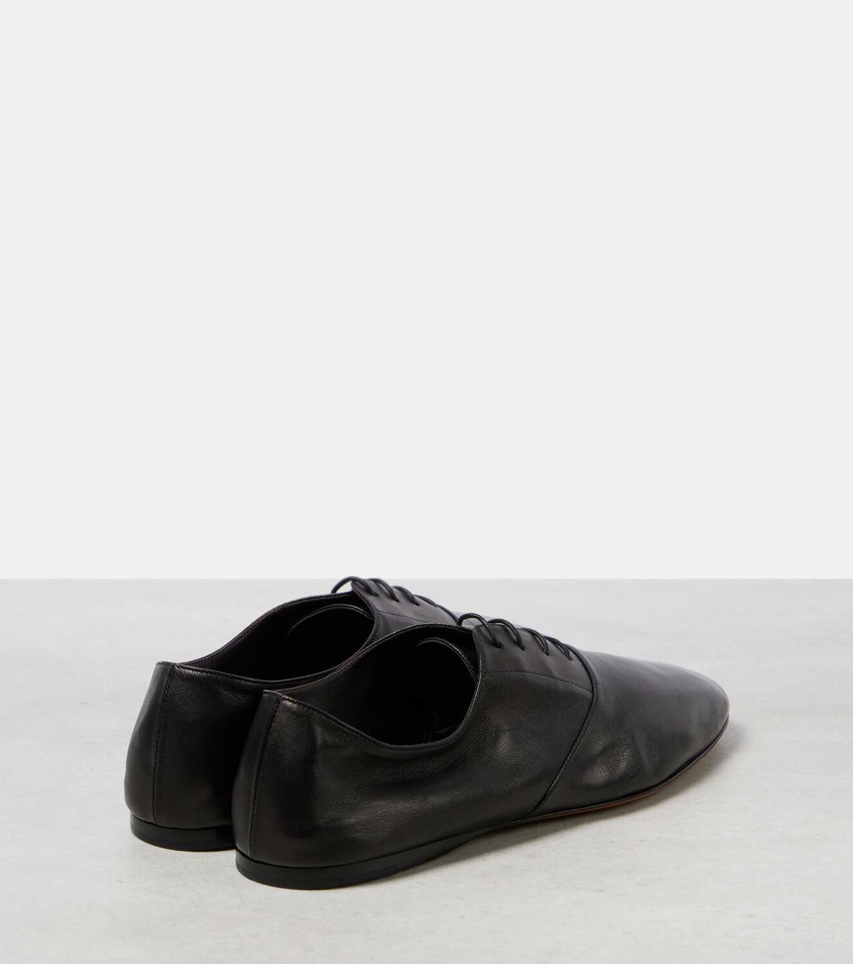 ローファー・オックスフォード The Row HEREDITAS LOAFERS Black Hereditas textured-leather loafers | THE ROW | NET-A