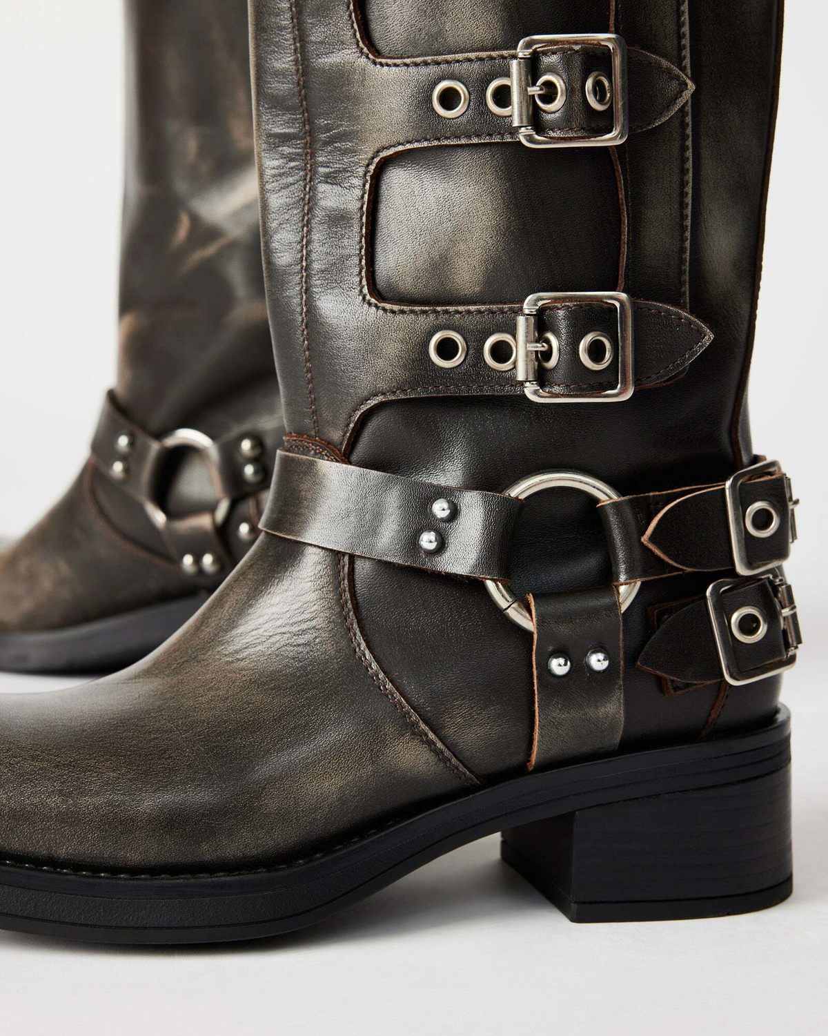 Steve Madden Rockyy Boots in Brown