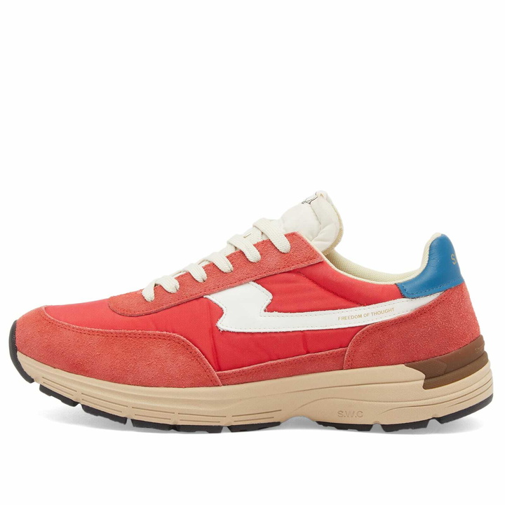 Photo: Stepney Workers Club Men's Osier S-Strike Runner in Red