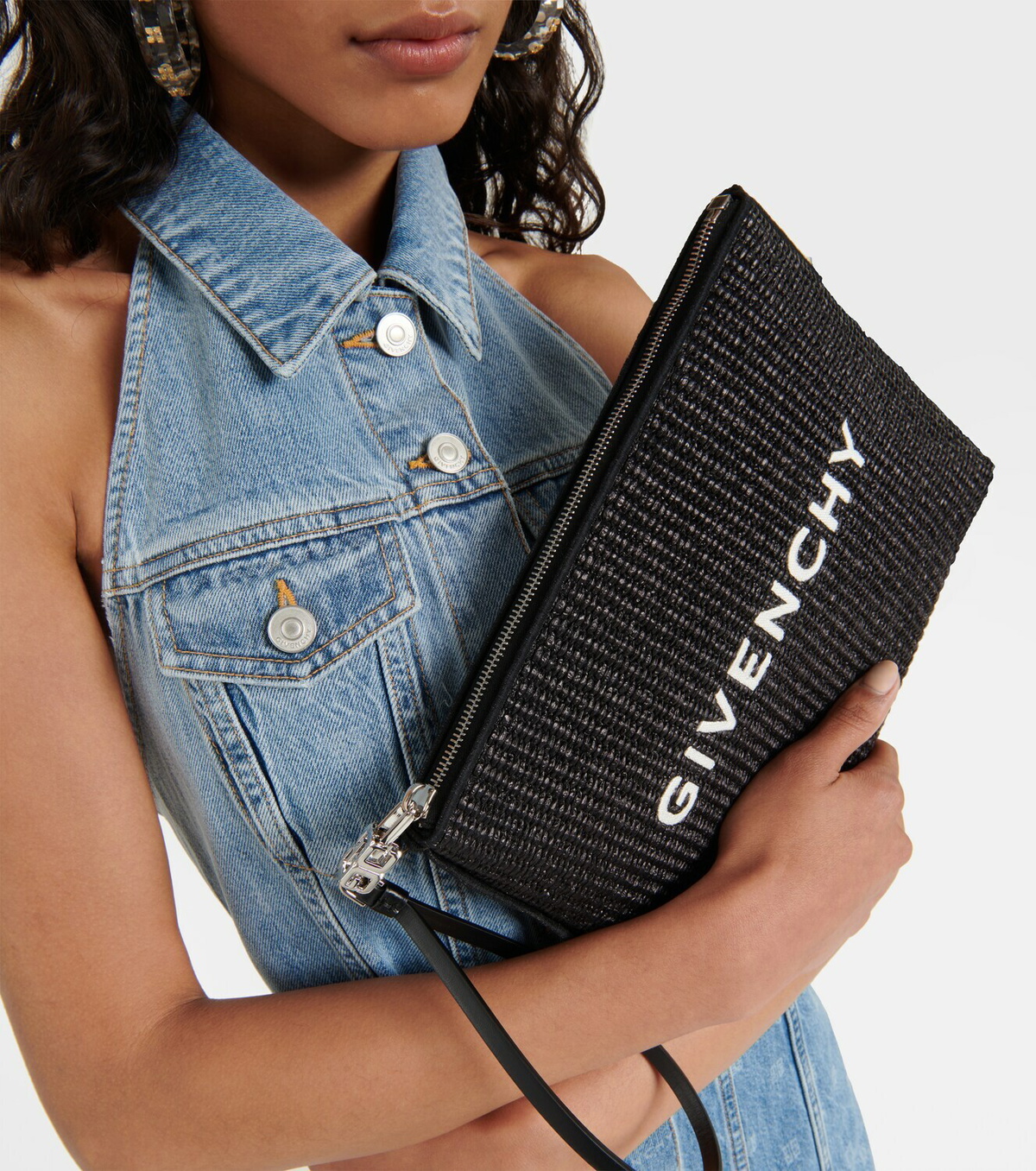 夏のマストアイテム◎【GIVENCHY】ブランドロゴ ポーチ ラフィア GIVENCHY◇ラフィア編みポーチ◇クラッチバッグ