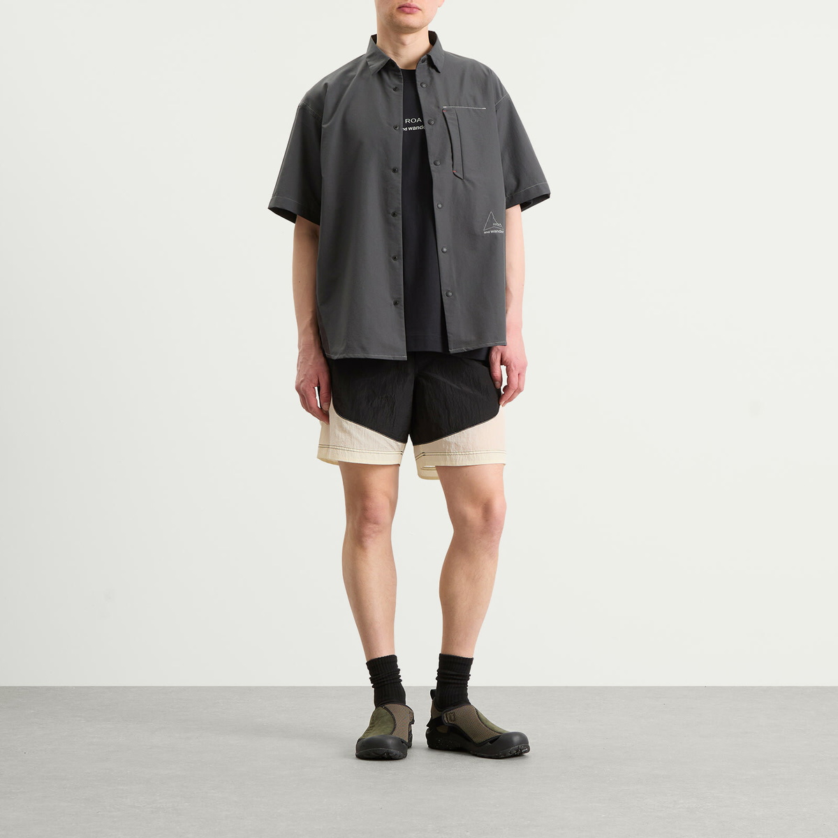 and wander Men's x ROA Breathable Shirt in Charcoal