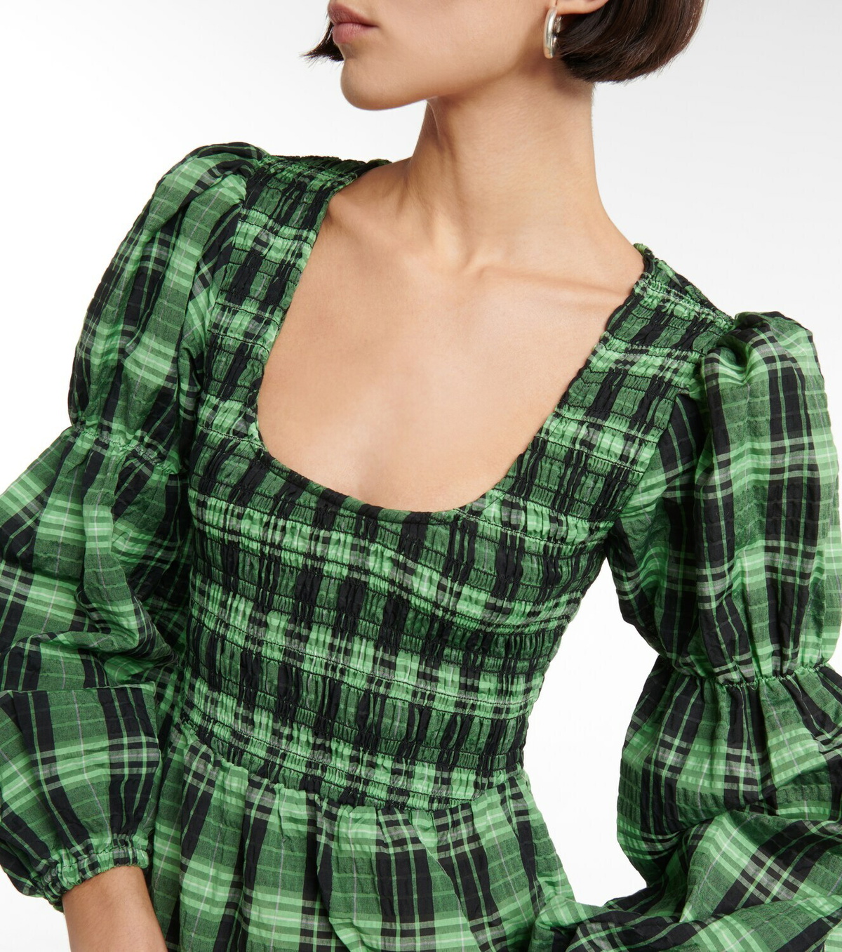 emerald green dress with black heels LOUISE dress in Rich Emerald – Elegantees main image 0