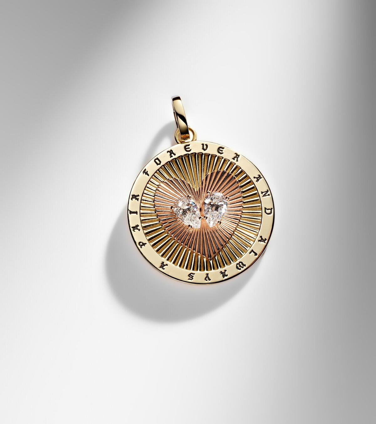FoundRae True Love Forever A Pair 18kt gold pendant with diamonds