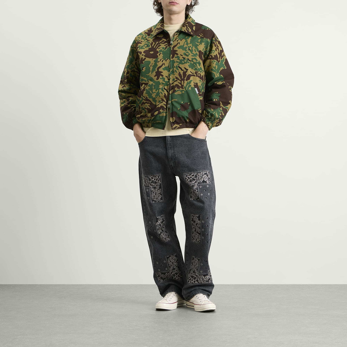 NOMARHYTHM TEXTILE Men's Camo Flower Reversible Down Puffer Jacket in Olive