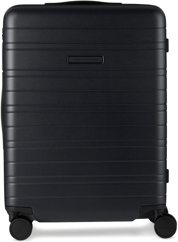 Photo: Horizn Studios Navy H6 Essential Suitcase, 65L